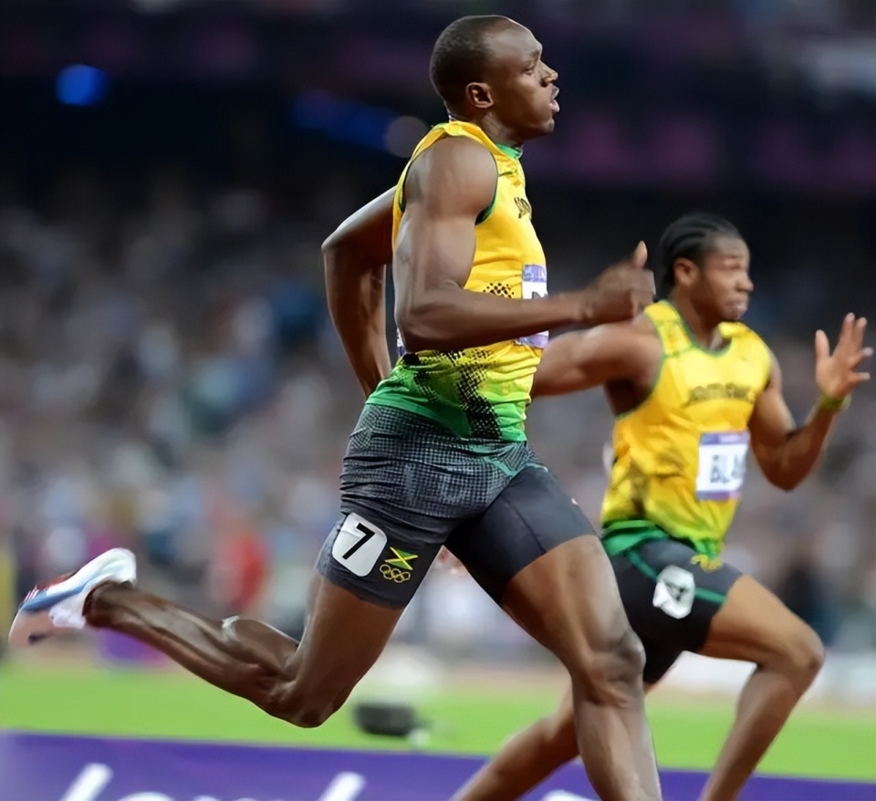 月的高强度, 的训练和严