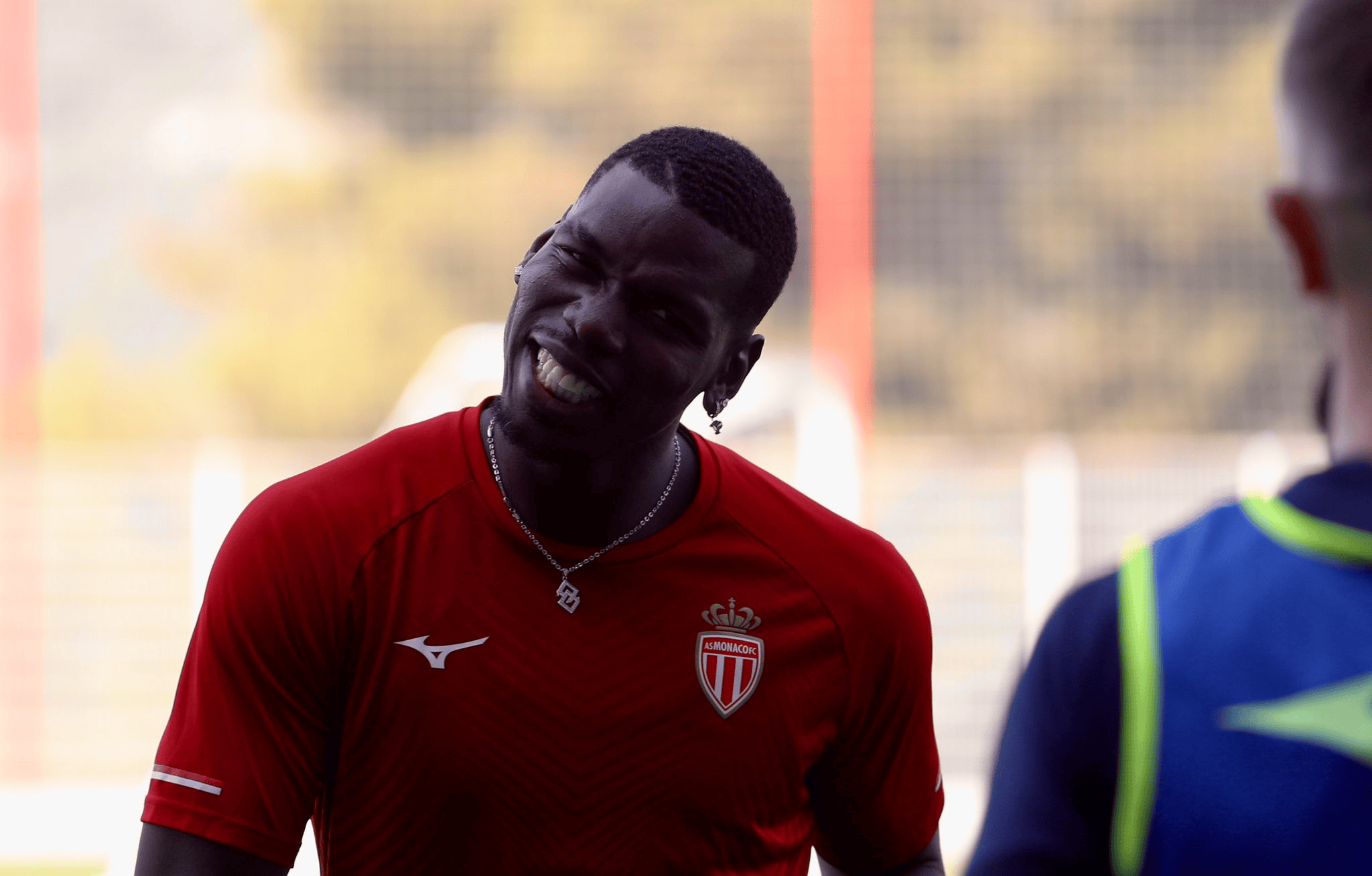 铲球等足球, 所以我对他, 日讯