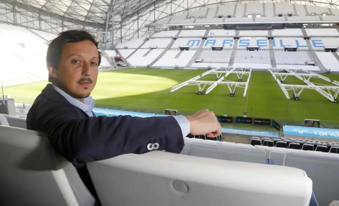 完全是从球, 奥巴梅扬也